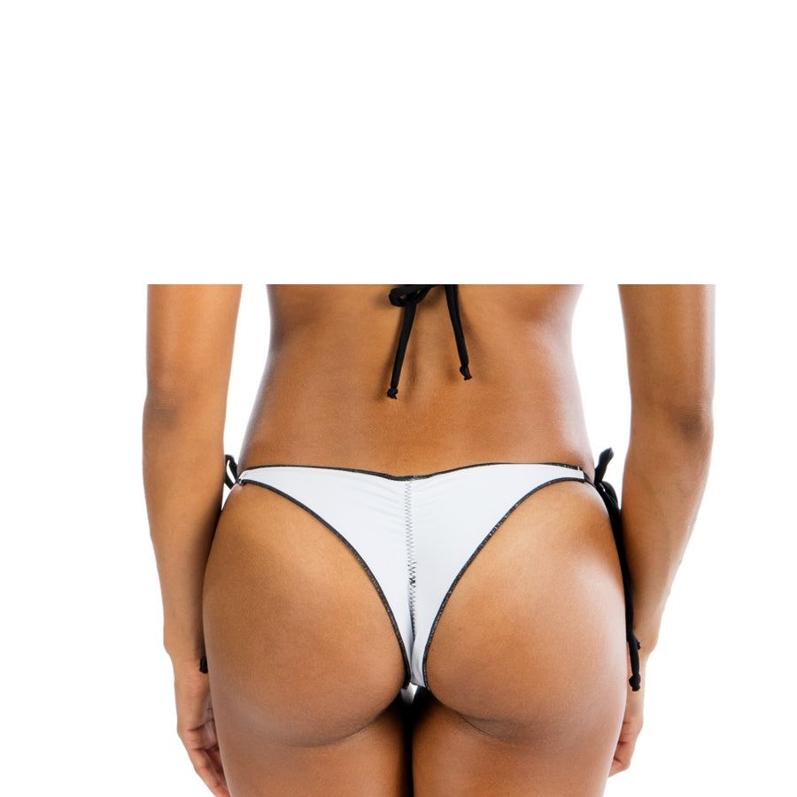 WHITE WITH BLACK RUFFLE BIKINI BOTTOM - Bikinis Market